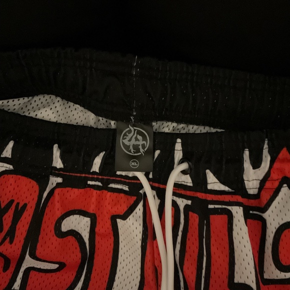Lost Hills X Sad Boyz Graphic Skull Shorts Size XL - Picture 3 of 3